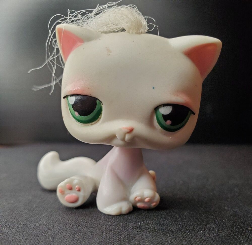 LPS Littlest Pet Shop 2004 #148 White Cat Green Eyes Magnet in Foot